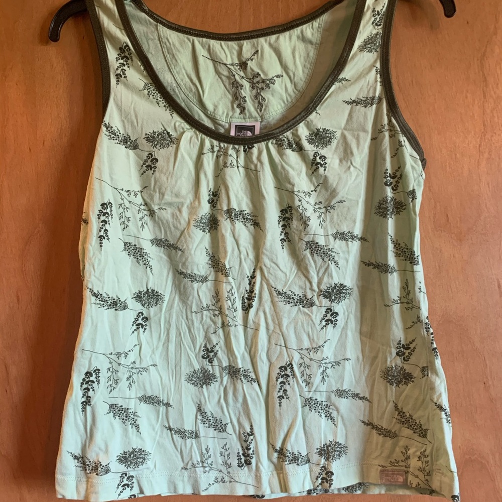 Good used north face tank!